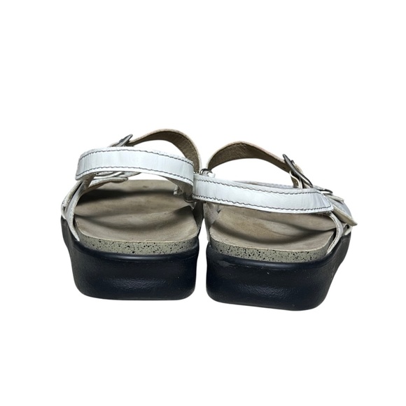 SAS CAPTIVA - Picture 6 of 11